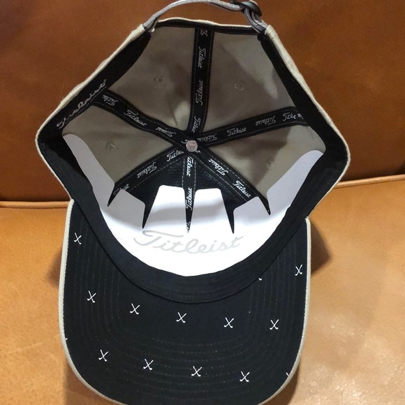NWT Titleist Golf Hat - Picture 2 of 3